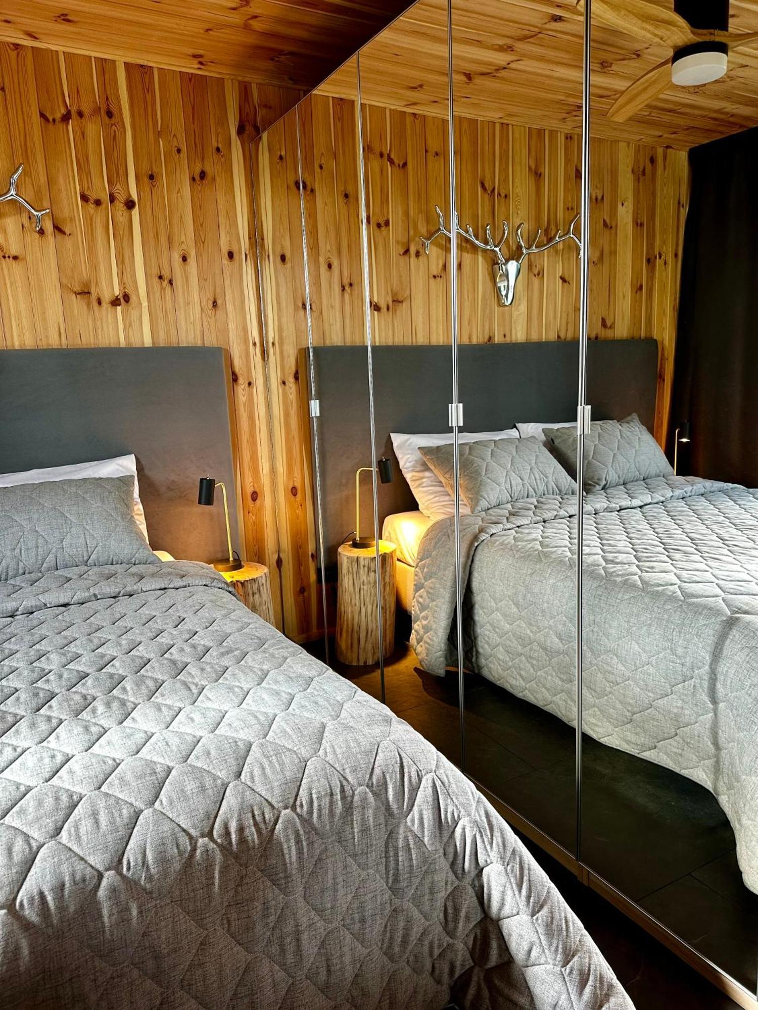 Black Deer - Z Sauna Na Tarasie, Jacuzzi I Widokiem Na Gory - By Deer Hills Luxury Apartments Kocon Exterior photo